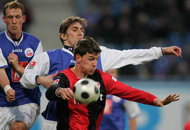 联赛中的两 联赛中的两